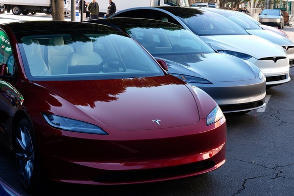 FILE - Tesla vehicles are displayed at the AutoMobility LA Auto Show, Thursday, Nov. 21, 2024, in Los Angeles. (AP Photo/Damian Dovarganes, File)
SpaceX IPO