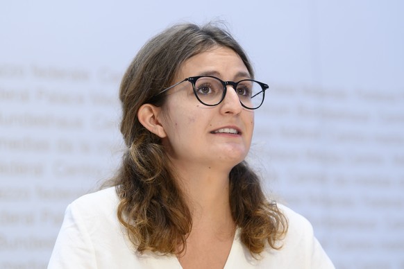 Julia Kueng, Co-Praesidentin Junge Gruene Schweiz, spricht an einer Medienkonferenz zur Lancierung der Kampagne JA zur Kriegsgeschaefte-Initiative, am Donnerstag, 1. Oktober 2020, im Medienzentrum Bun ...