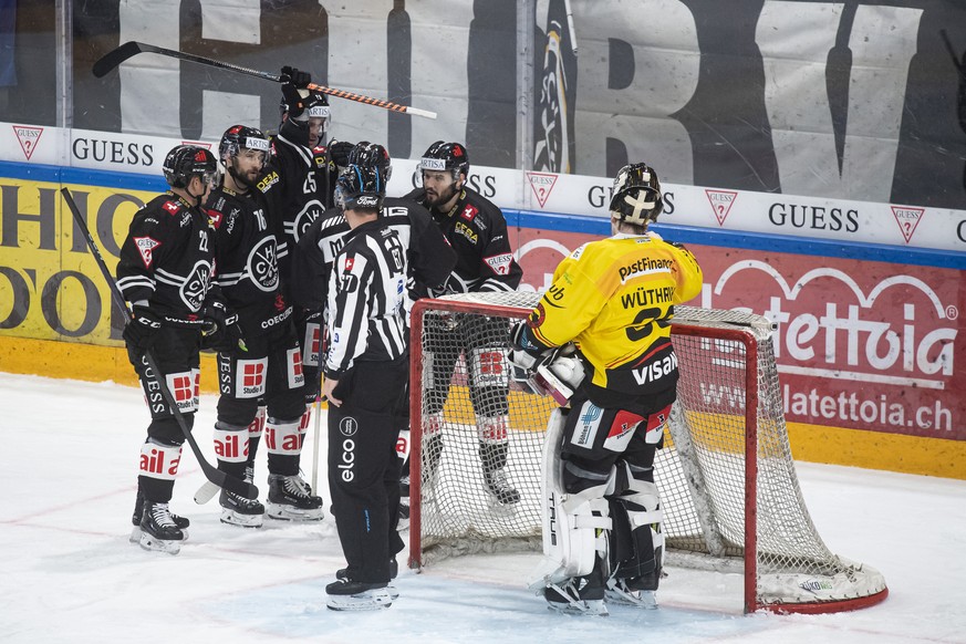 Lugano&#039;s player Luca Fazzini celebrates 1-1 goal, during the preliminary round game of the National League 2022/23 between HC Lugano and SC Bern at the ice stadium Corner Arena, Sunday, November  ...