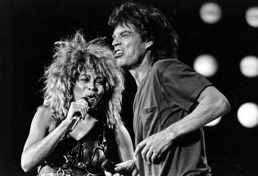 Tina Turner mit Mick Jagger im Jahr 2005 in Philadelphia auf der Bühne.