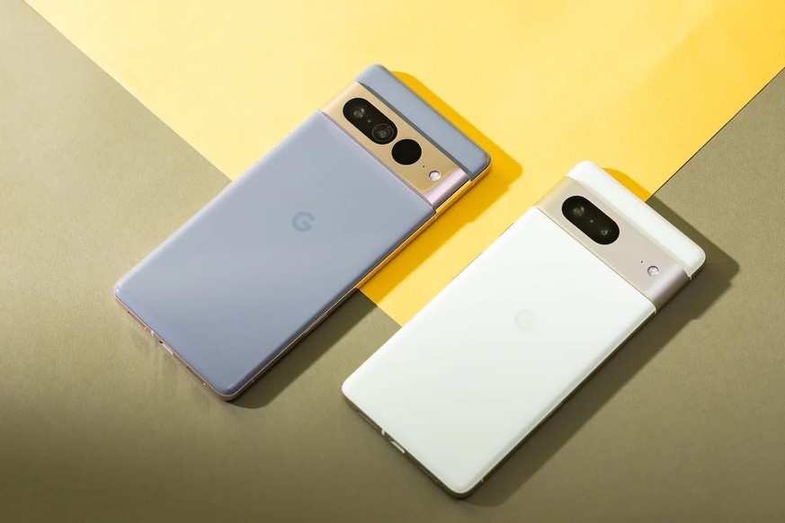 Das Pixel 7 Pro (links) und das Pixel 7: Googles neue Smartphones bieten das vielleicht beste Android-Paket fürs Geld.