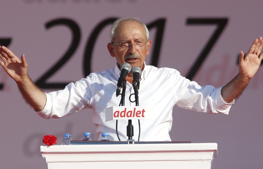 Kemal Kilicdaroglu, the leader of Turkey&#039;s main opposition Republican People&#039;s Party, talks during a rally following his 425-kilometer (265-mile) &#039;March for Justice&#039; in Istanbul, S ...