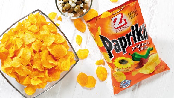 Seit 1964 die beliebtesten Chips im Sortiment: Zweifel Original Paprika Chips. Les meilleurs chips dans l'assortiment depuis 1964: Zweifel Original Paprika Chips. Copyright: ARD Design Switzerlan ...