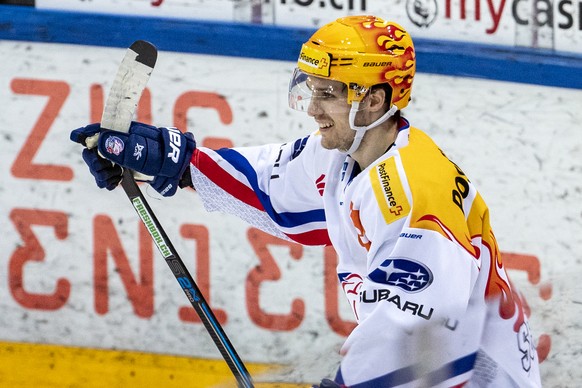 Jubel bei Zuerichs Pius Suter nach dem Tor zum 1-2 beim Eishockey Meisterschaftsspiel der National League zwischen dem EV Zug und den ZSC Lions, am Samstag, 22. Februar 2020 in der Bossard Arena in Zu ...