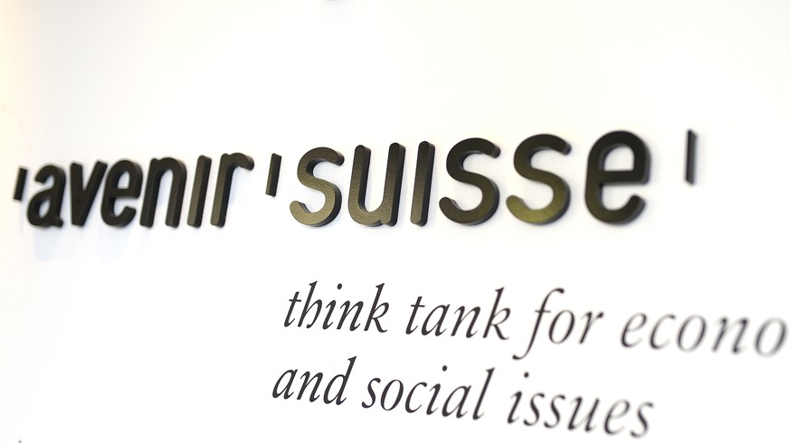 Logo der Avenir Suisse an einer Medienkonferenz in Zuerich, am Dienstag, 7. April 2015. Avenir Suisse orientierte ueber ihr neuestes Diskussionspapier &quot;Die Volksinitiative&quot;.(KEYSTONE/Walter  ...