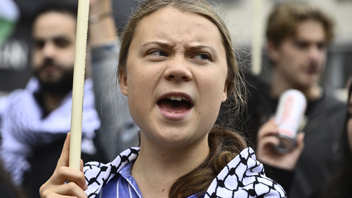 Greta Thunberg detida em manifestação climática em Bruxelas
 #ÚltimasNotícias #Suiça