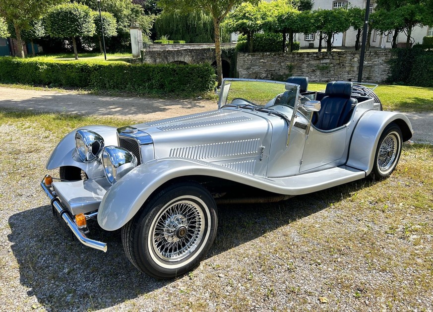Panther - J72 4.2 Roadster - 1978
https://www.catawiki.com/de/l/85084613-panther-j72-4-2-roadster-1978
