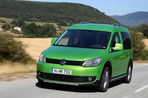 Rosso Corsa oder Viper Green – welche Autofarbe hätten Sie denn gern?
Wenn die Familie wächst und ein Scirocco zu klein wird, würde sich ein Caddy anbieten. Das Fahrverhalten lässt sich wahrscheinlich ...