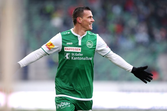 St. Gallens Stjepan Kukuruzovic freut sich ueber sein Tor zum 1-0, beim Fussball Super League Spiel zwischen dem FC St. Gallen und dem FC Lugano, am Sonntag, 25. Februar 2018, im Kybunpark in St. Gall ...