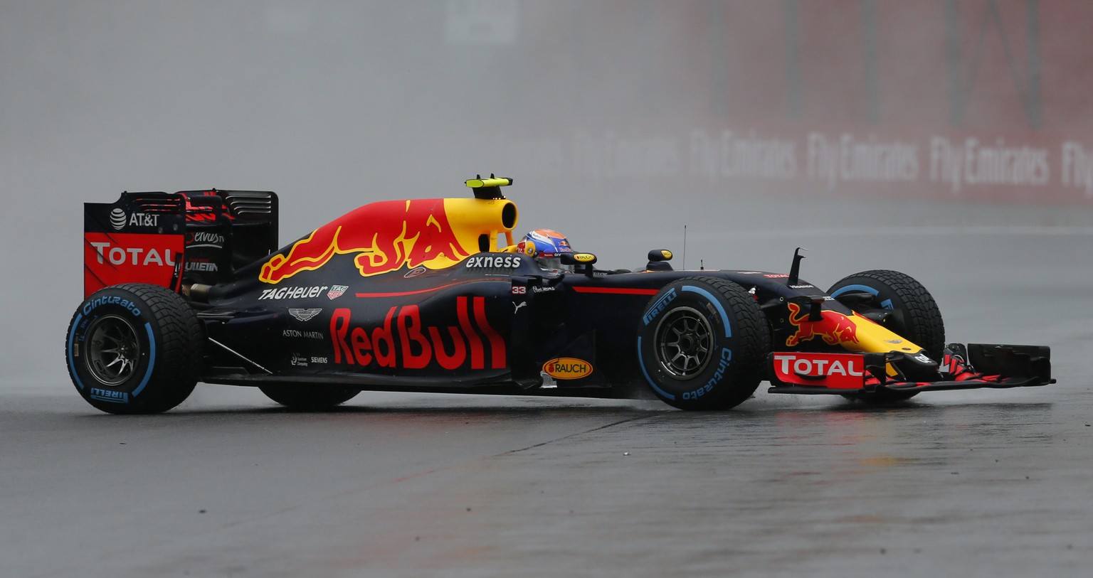 Red Bull driver Max Verstappen, of Netherlands, spins during the Brazilian Formula One Grand Prix at the Interlagos race track in Sao Paulo, Brazil, Sunday, Nov. 13, 2016. (AP Photo/Leo Correa)