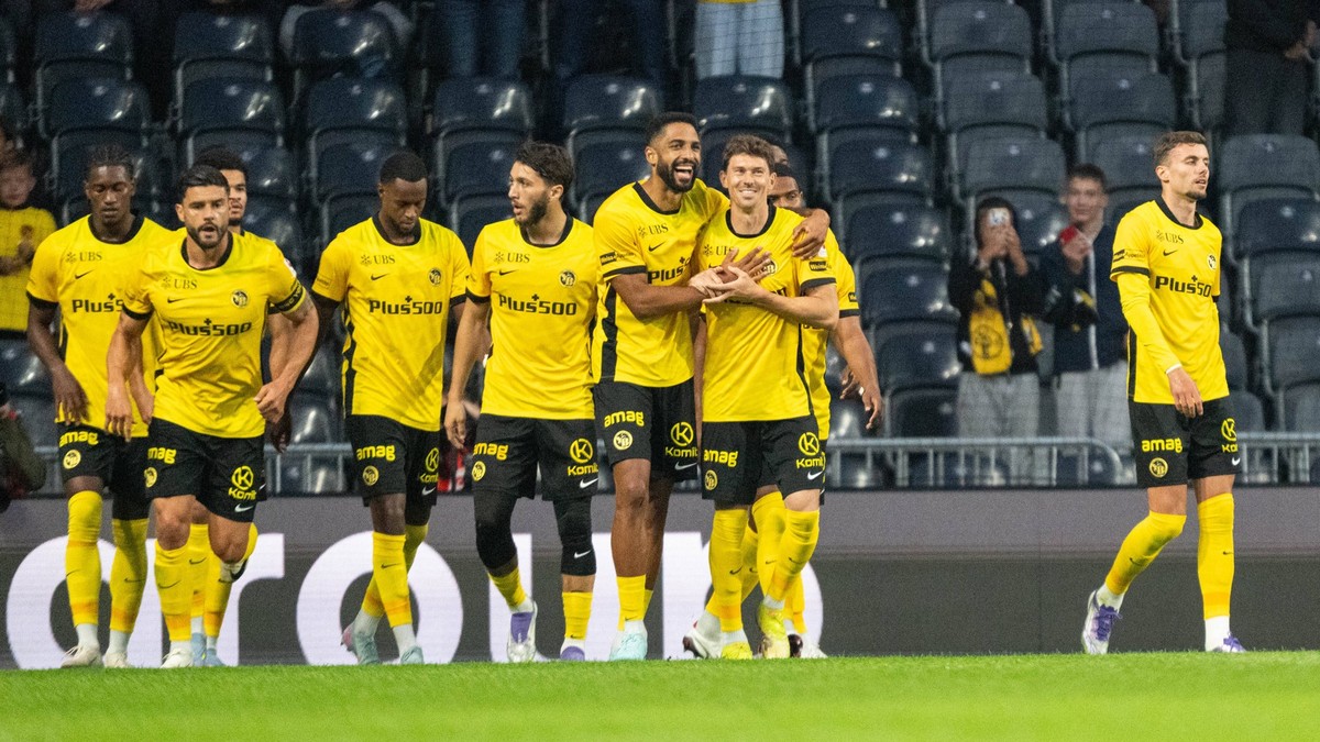 Bern, Bern, July 26 2025: Christian Fassnacht 16 Young Boys celebrates after scoring his team s first goal with teammates during the Brack Super League Football game between BSC Young Boys and Servett ...