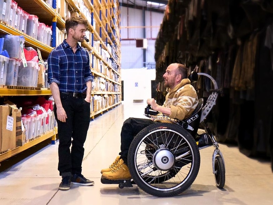 Daniel Radcliffe und David Holmes (Radcliffes Stunt Double in Harry Potter) in der Dokumentations: David Holmes: The Boy Who Lived (2023)