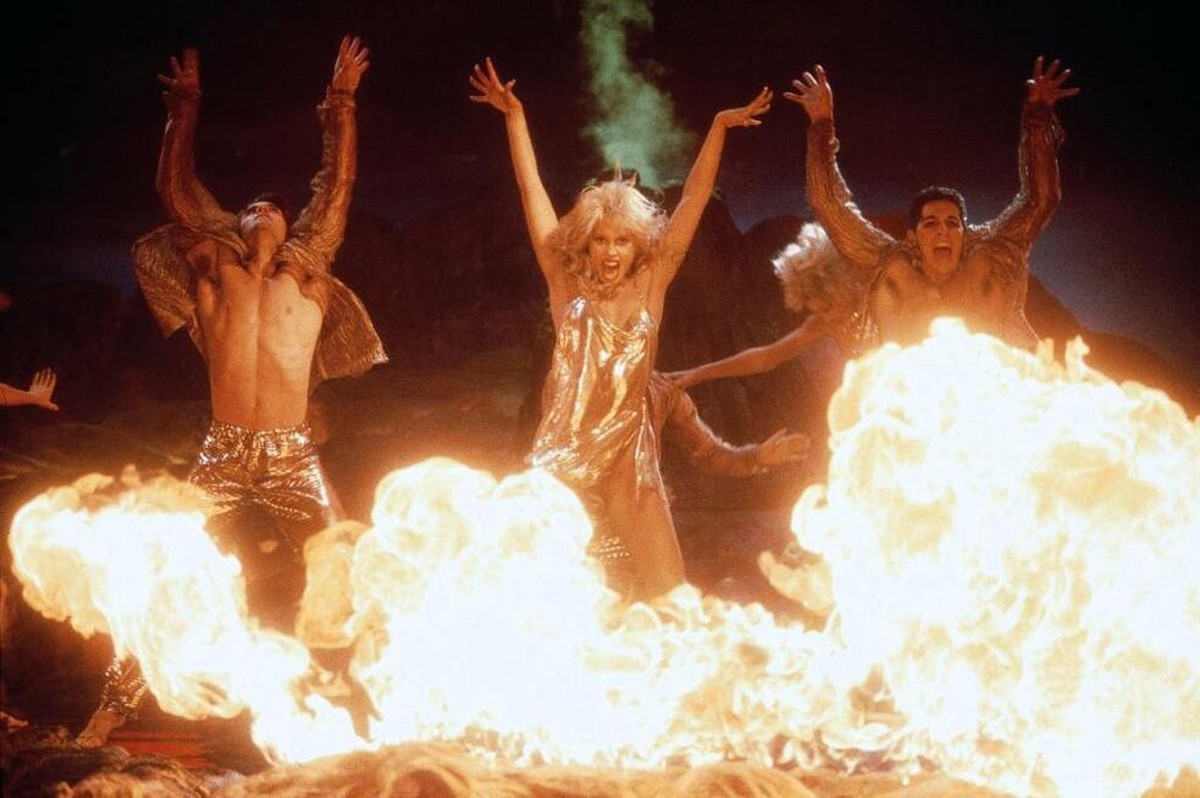 Showgirls mit Elizabeth Berkley