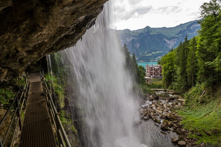 Giessbachfälle Giessbach Brienzersee Rauszeit Frühlingswanderung Schweiz