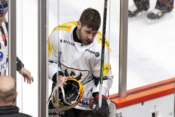 PostFinance Top Scorer Fribourg&#039;s forward Christopher DiDomenico, of Canada, going to penalty bench, during a National League regular season game of the Swiss Championship between Lausanne HC and ...