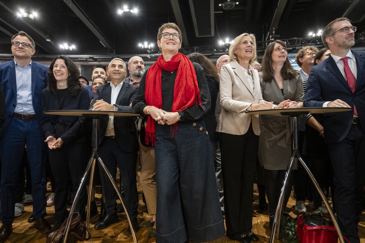 Regierungsrat Kaspar Sutter, Regierungsraetin Tanja Soland, Regierungsrat Mustafa Atici, Lisa Mathys, Praesidentin der SP Basel-Stadt, Patricia von Falkenstein, Praesidentin der LPD, Regierungsraetin  ...