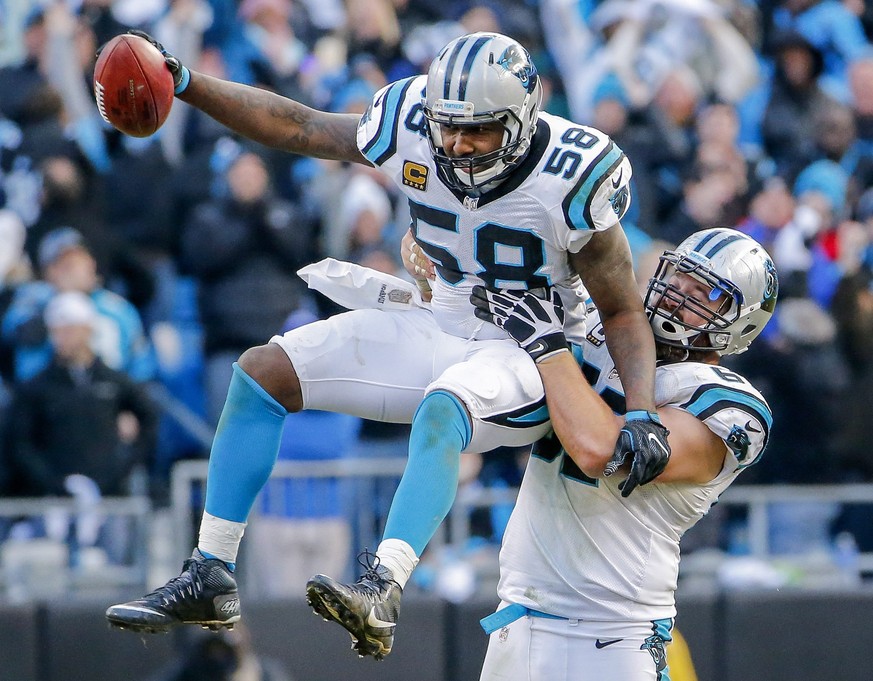 Die Panthers Thomas Davis (links) und Ryan Kalil haben im Spiel gegen die Seattle Seahawks allen Grund zu jubeln.