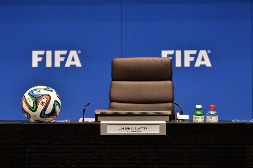 Sein Stuhl ist leer, doch wer folgt auf Sepp Blatter?