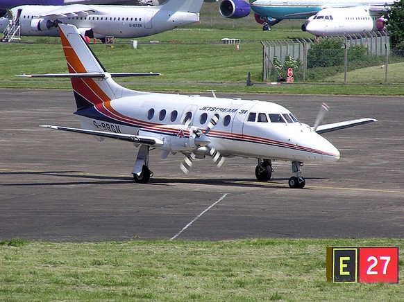 Eine Jetstream 31-Maschine auf dem Flughafen Filton in Bristol, England.