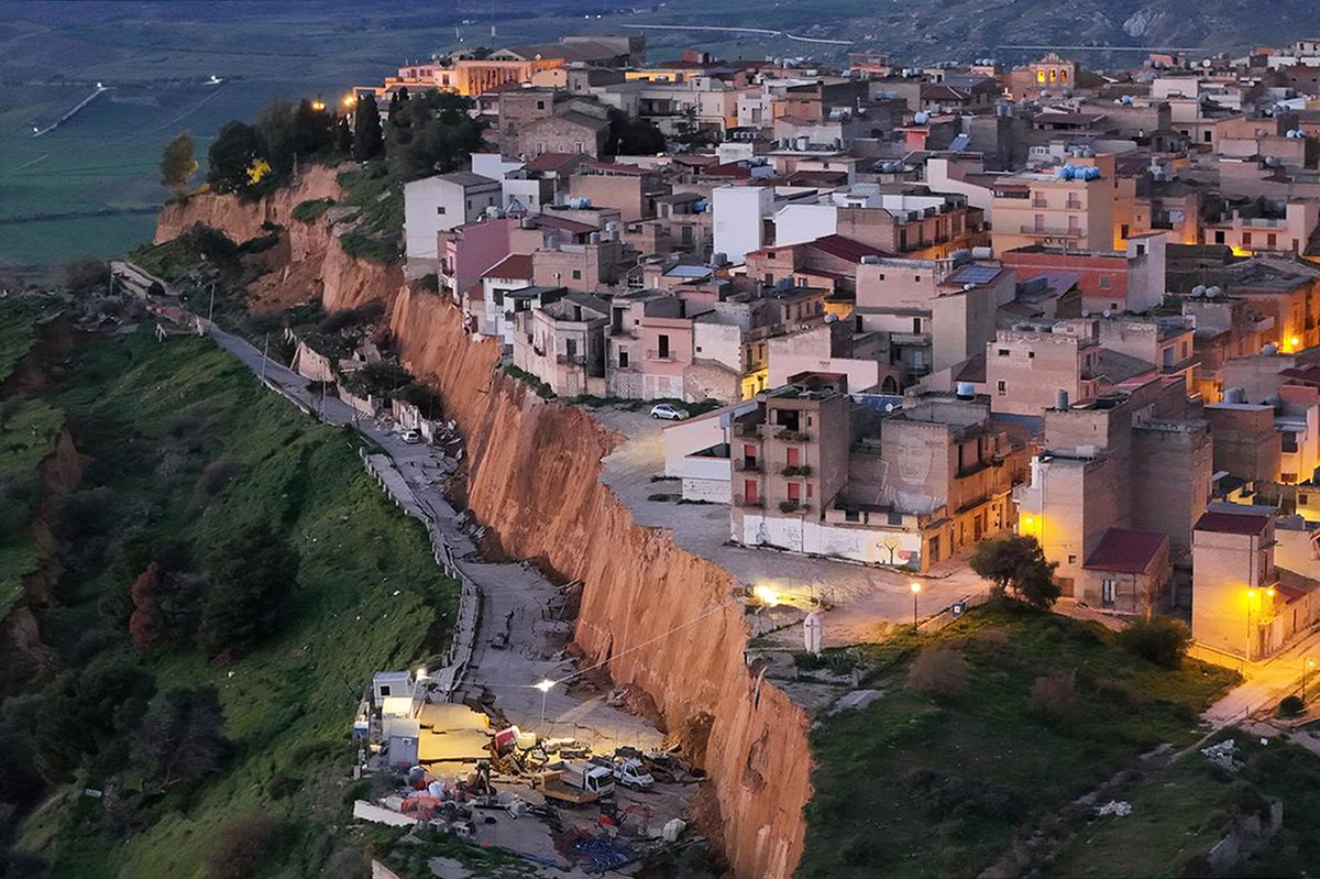 Aerial view of the village of Niscemi near the Sicilian town of Caltanissetta, southern Italy, Tuesday, Jan. 27, 2026, where severe storms provoked a landslide, and some 1,500 people had to be evacuat ...