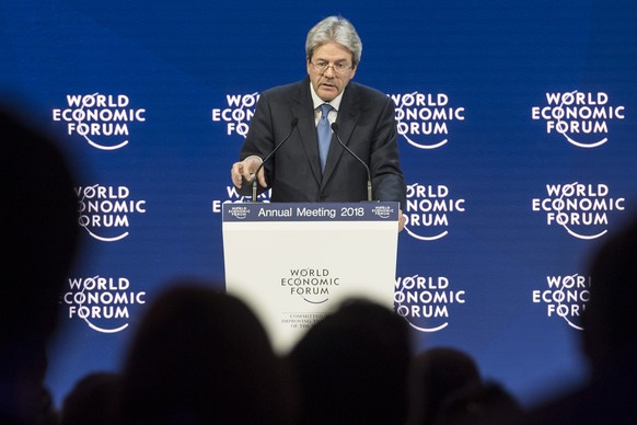 Paolo Gentiloni, Prime Minister of Italy, adresses a plenary session during the 48th Annual Meeting of the World Economic Forum, WEF, in Davos, Switzerland, Wednesday, January 24, 2018. The meeting brings together entrepreneurs, scientists, corporate and political leaders in Davos, January 23 to 26. (KEYSTONE/Laurent Gillieron)