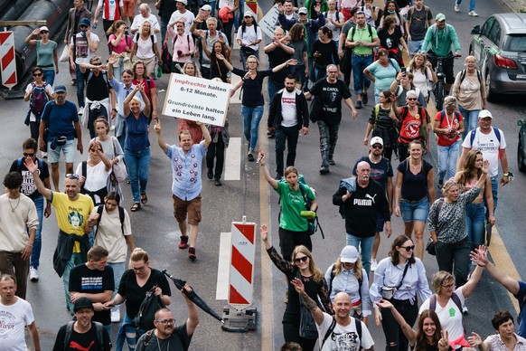 Unbewilligte Anti-Corona-Demo in Berlin, unter anderem organisiert von Querdenken, August 2021.