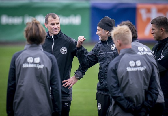 epa08811711 Danish assistant coach Ebbe Sand (L) and goalkeeping coach Lars Hoegh (R) lead a training session of Denmark&#039;s national soccer team at Helsingoer Stadium, Elsinore, Denmark, 10 Novemb ...