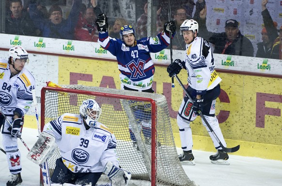 Chris Bourque jubelt nach einem Bieler Treffer.