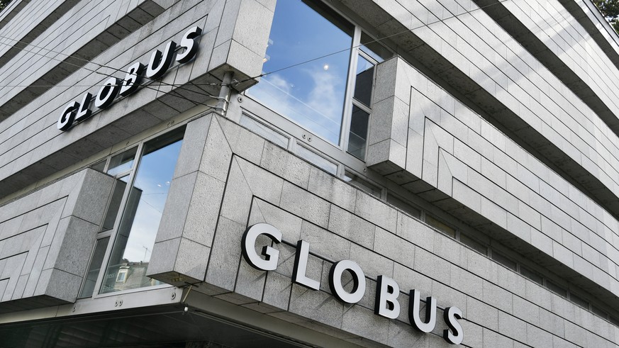 ARCHIVBILD ZUM VERKAUF VON GLOBUS AN DIE SIGNA-GRUPPE, AM 1. FEBRUAR 2020 - Globus Filiale in Zuerich am Freitag, 12. Mai 2017. Die Migros legt ihre Modeketten Globus, Herren Globus und Schild unter d ...