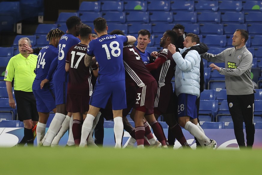 epa09210471 Players clash during the English Premier League soccer match between Chelsea FC and Leicester City in London, Britain, 18 May 2021. EPA/Catherine Ivill / POOL EDITORIAL USE ONLY. No use wi ...