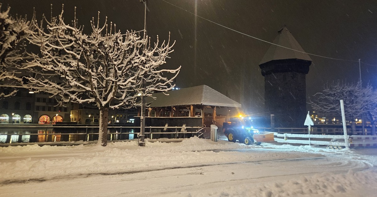 Das-Flachland-erwacht-im-Schnee