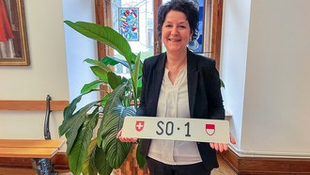 Kanton Solothurn versteigert Autokontrollschild SO 1.