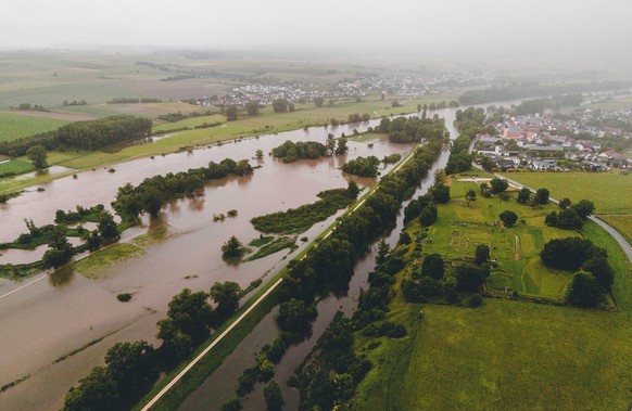 01.06.2024, Bayern, Neustadt an der Donau: Bei Neustadt an der Donau im Landkreis Kelheim ist der Fluss