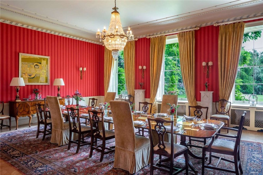 Mel B's house is for sale. 
Church Road
Little Marlow, Marlow, Buckinghamshire, SL7 3RZ
https://search.savills.com/property-detail/gbherslac210396