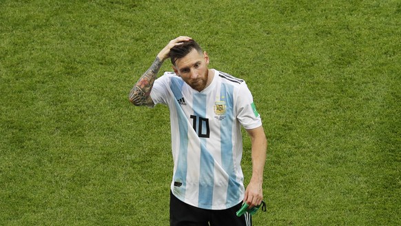 epaselect epa06852430 Lionel Messi of Argentina leaves the pitch after the FIFA World Cup 2018 round of 16 soccer match between France and Argentina in Kazan, Russia, 30 June 2018. France won 4-3.

 ...