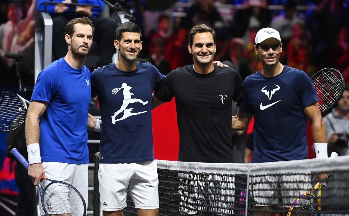 epaselect epa10199155 (L-R) Britain's Andy Murray, Serbia's Novak Djokovic, Switzerland's Roger Federer and Spain's Rafael Nadal pose for photographs during a practice session of t ...