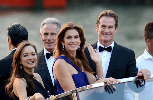 Am Samstag trafen die illustren Hochzeitsgäste in Venedig ein. Hier Cindy Crawford und Rande Gerber.