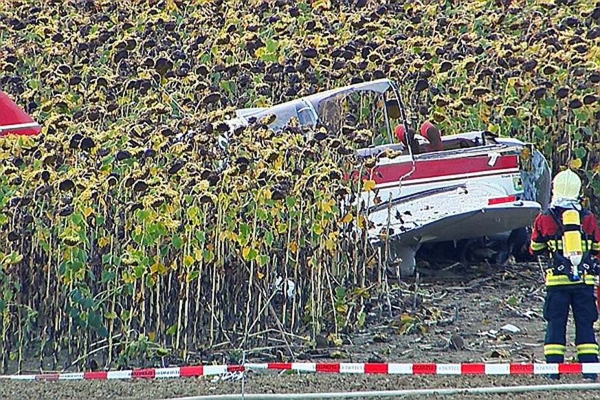 Kurz nach 19 Uhr wurde der Einsatzzentrale der Schaffhauser Polizei gemeldet, dass zwischen Neunkirch und Löhningen ein Kleinflugzeug abgestürzt sei. Gemäss ersten Erkenntnissen geht die Polizei von v ...