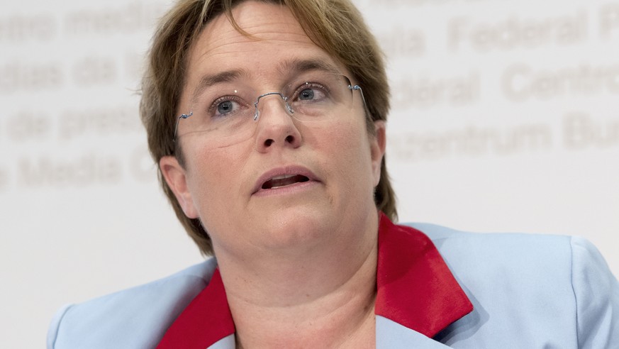 SVP Nationalraetin Magdalena Martullo fordert im Namen der SVP einen sofortigen Stopp des uebermaessigen Staatsausgabenwachstums am Dienstag, 1. November 2016 in Bern. (KEYSTONE/Lukas Lehmann)