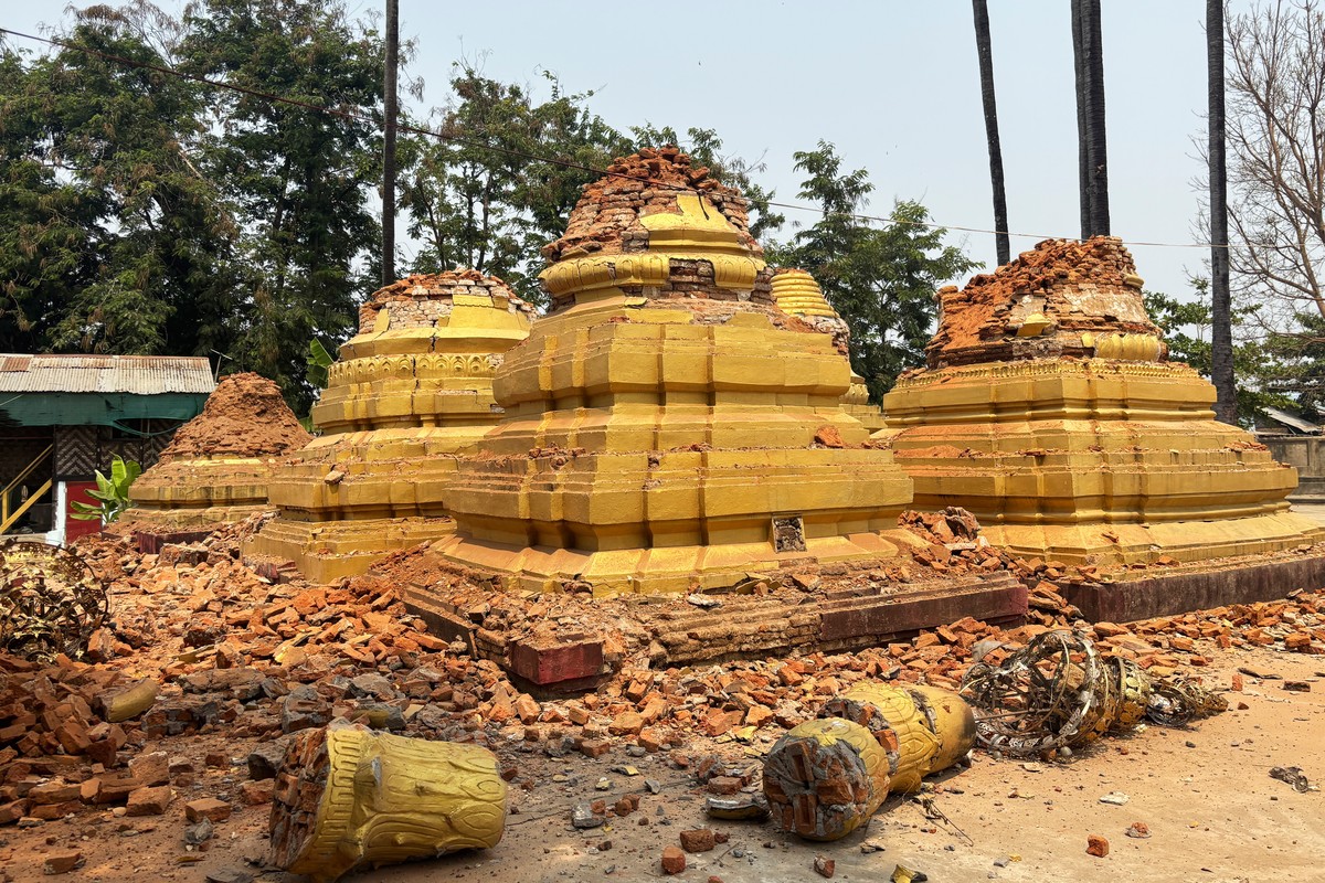 Damaged pagodas are seen after an earthquake, Friday, March 28, 2025 in Naypyitaw, Myanmar. (AP Photo/Aung Shine Oo)
APTOPIX Myanmar Southeast Asia Earthquake