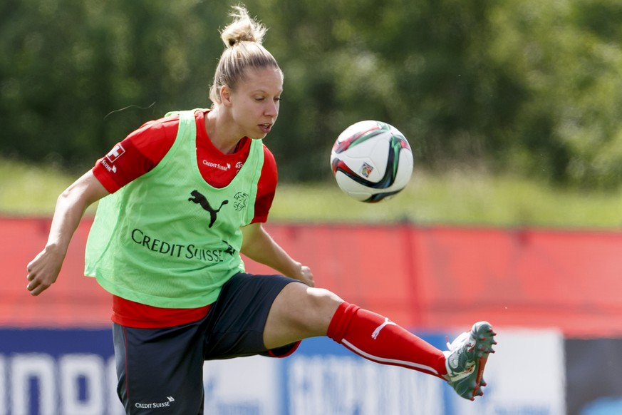 Captain Caroline Abbé ist nach ihrer Verletzung zurück und soll die Abwehr stabilisieren.