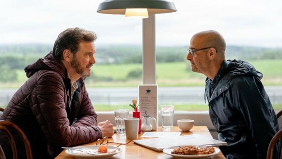 Colin Firth (links) und Stanley Tucci reisen in «Supernova» durch Grossbritannien.