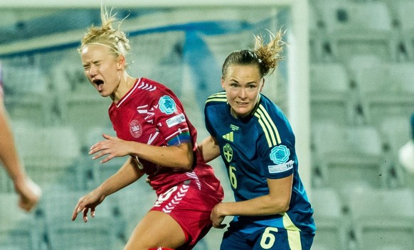 250221 Pernille Harder of Denmark and Magdalena Eriksson of Sweden during the UEFA Women s Nations League football match between Denmark and Sweden on February 21, 2025 in Odense. Photo: Christian