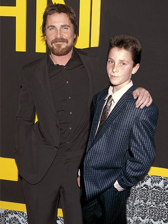 Christian Bale – bevor er sich rasieren konnte (r.) und nachdem er es wollte.
