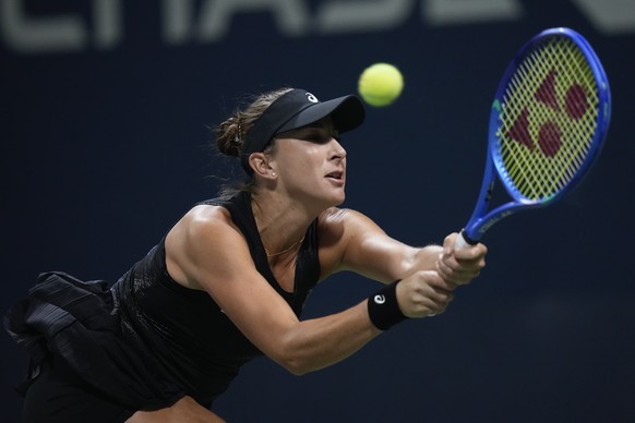 Belinda Bencic, of Switzerland, returns a shot to Ann Li, of the United States, during the second round of the U.S. Open tennis championships, Wednesday, Aug. 27, 2025, in New York. (AP Photo/Frank Fr ...