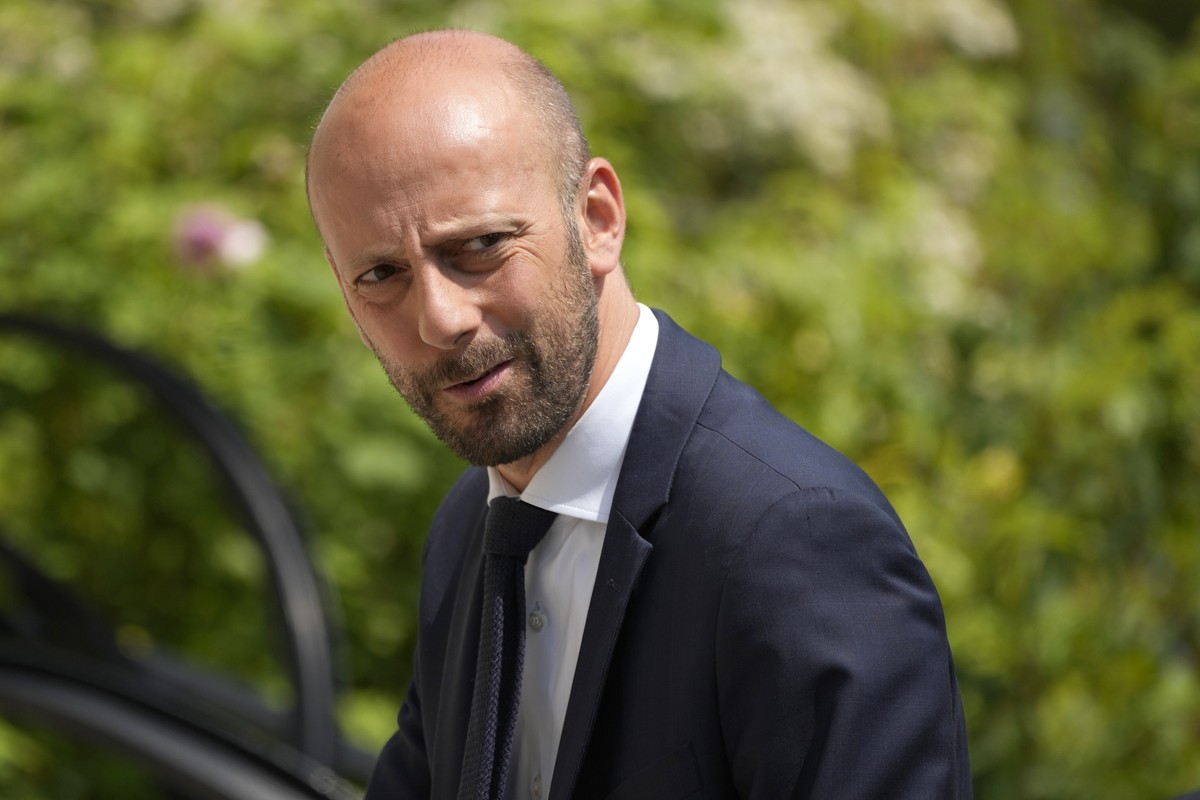 La Republique En Marche (LREM) ruling party leader Stanislas Guerini , arrives for a meeting with France's President Emmanuel Macron at the Elysee Palace, in Paris, France, Tuesday, June 21, 2022 ...