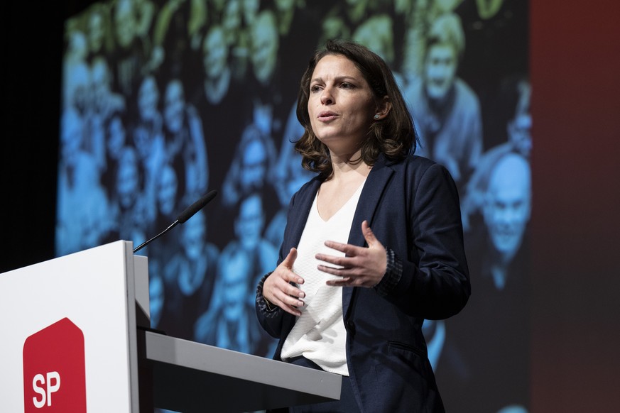 Mattea Meyer, Co Praesidentin spricht an der Delegiertenversammlung der SP Schweiz, am Samstag, 29. Oktober 2022, in Basel. Traktandiert sind Themen wie Gleichstellung, Energieversorgung und Klimakris ...