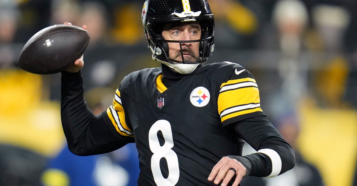 Mit-42-wieder-in-den-Playoffs-Aaron-Rodgers-flickt-Ruf-mit-gebrochenem-Handgelenk