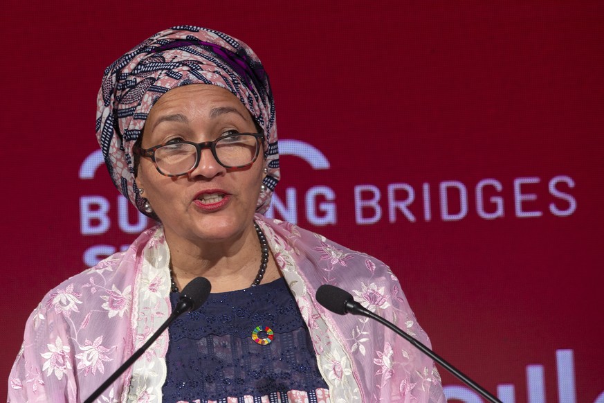 epa09610624 Deputy Secretary General of the United Nations Amina Mohammed, delivers remarks, during the opening of the Building Bridges Summit, at the Maison de la Paix, in Geneva, Switzerland, 29 Nov ...