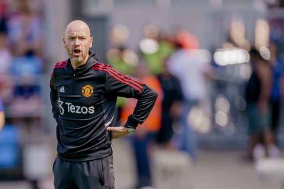 epa10098545 Manchester United's head coach Erik ten Hag reacts during the friendly soccer match between Atletico Madrid and Manchester United at the Ullevaal stadium in Oslo, Norway, 30 July 2022 ...
